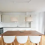 Апартаменты Stylish 2br W Private Balcony In Cph Centre *