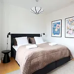 Daire Stylish 2br W Private Balcony In Cph Centre