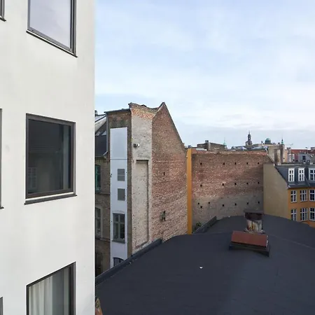Stylish 2br W Private Balcony In Cph Centre *