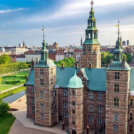Stylish 2br W Private Balcony In Cph Centre 아파트