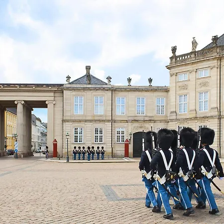 Stylish 2br W Private Balcony In Cph Centre Апартаменты