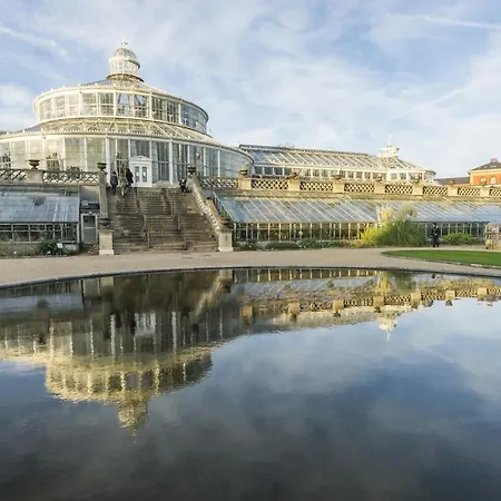 Stylish 2br W Private Balcony In Cph Centre *