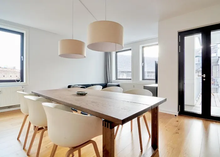 Lägenhet Stylish 2br W Private Balcony In Cph Centre