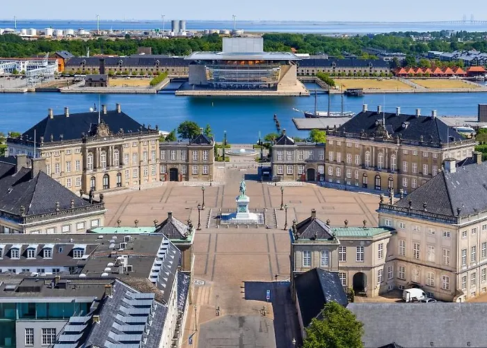 Lägenhet Stylish 2br W Private Balcony In Cph Centre Köpenhamn